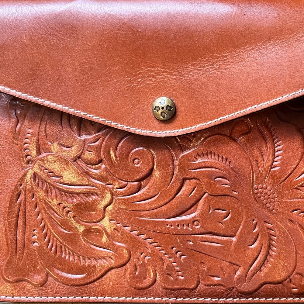 Patricia Nash envelope clutch/ I pad case
